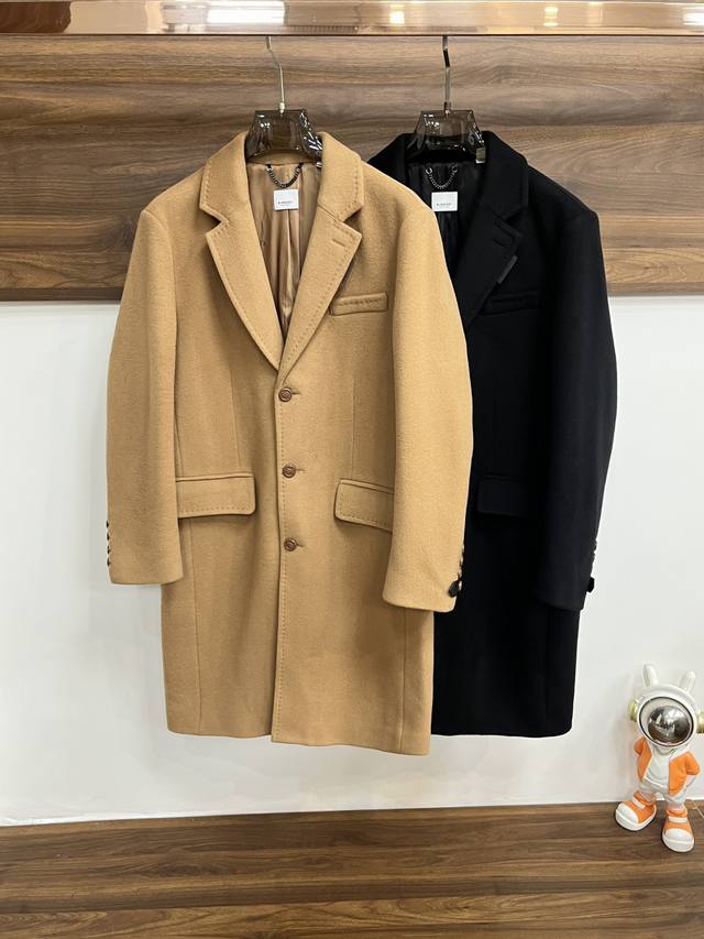 真皮系列 Burbeery 2025Ss秋冬新款发布巴宝莉羊绒大衣外套，秋季爆款羊绒面料，长款带腰带设计穿上就是舒适自在又显瘦的存在，慵懒而随性，结合干净简单的