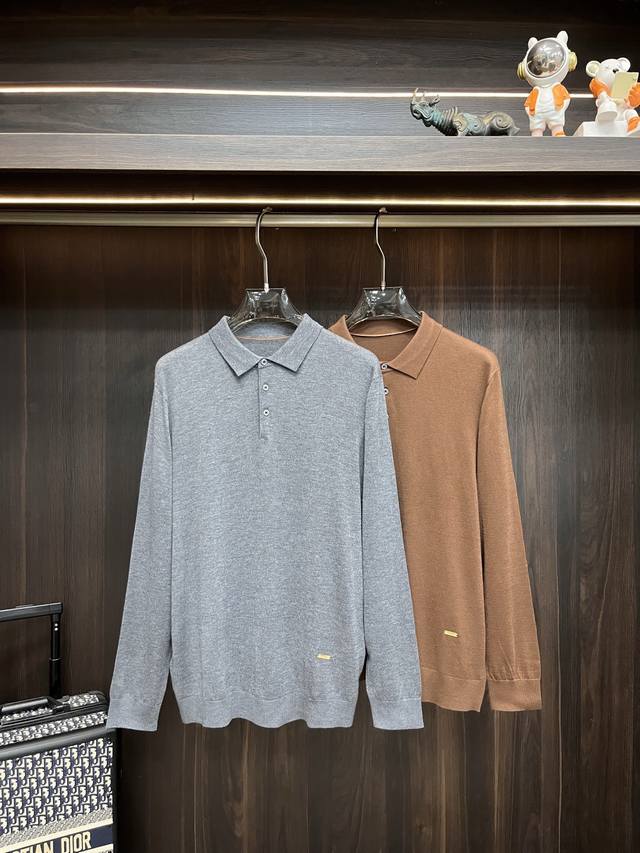 主推 Lp 独家专供新款羊毛针织衫潮男时尚翻领羊毛衫，高端欧版原单羊毛针织毛衣，美丽诺羊毛面料，透气舒适度高，细节无可挑剔，品牌元素设计理念，体现高品质。呈现休