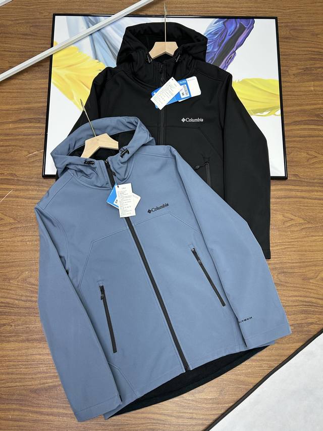 Columbia 秋冬新款 哥伦比亚软壳加绒冲锋衣防水防风休闲连帽内里加绒加厚款！原版品质 细节全部还，具有良好的柔软舒适感 Dwr防水涂层布料 雨雪在面料形成