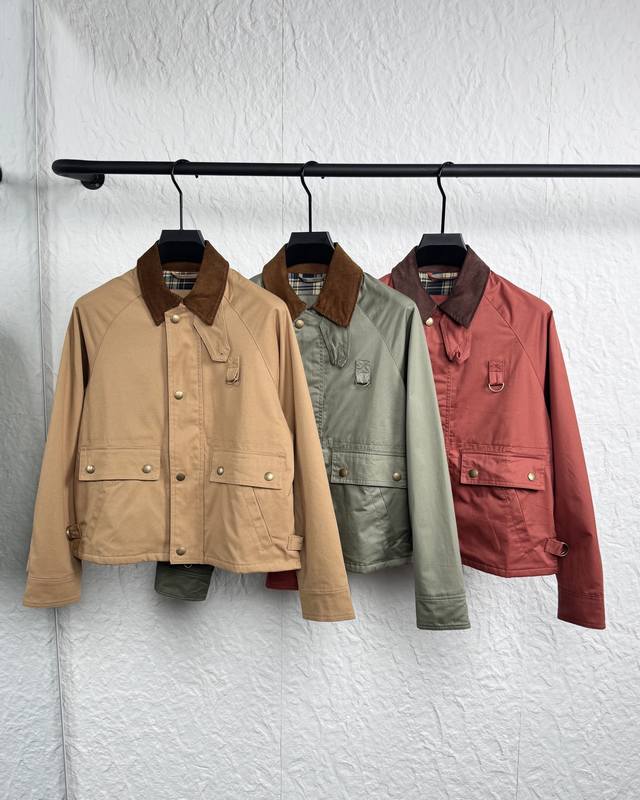 Ralph Lauren拉夫劳伦巴恩风工装纯色单排扣女士短款休闲夹克外套 超级复古的巴恩风 简约格调，尽显不凡品味。 细节之处见真章，精致纽扣设计，品质工艺一目