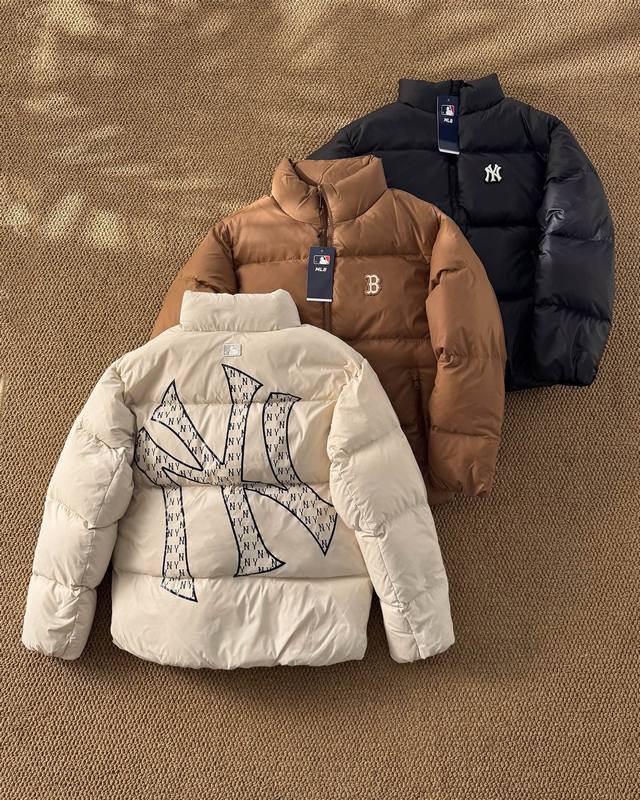 25新款官网与虞书欣同款Mlb Ny小标老花刺绣印花羽绒服男女情侣同款白鸭绒外套 胸前小标刺绣，原版一致开发！万针刺绣，不连线，很工整！后领小标也是一样！印花部
