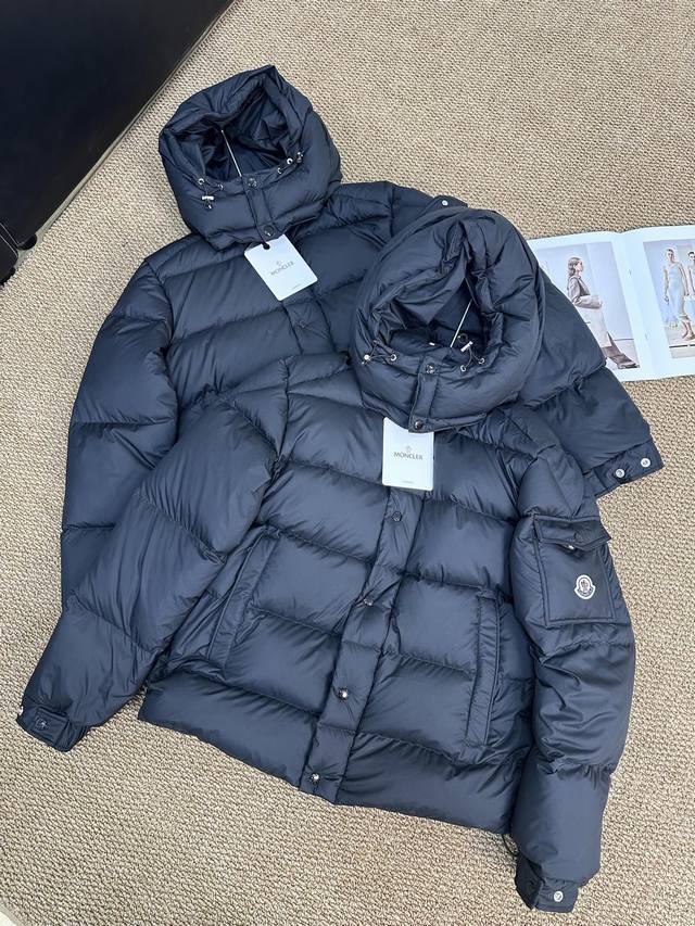 蒙口 Moncler 70周年Maya玛雅雾面哑光版 经典款 连帽羽绒服男女款 作为羽绒界金字塔般的羽皇，如米其林般90%大朵白鹅绒，软糯轻盈，不喜欢亮面玛雅，