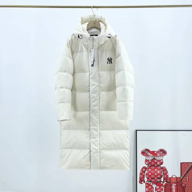 新款上新 实拍图 2025Fw秋冬Mlb官网新款长款鹅绒情侣连帽羽绒服 货号 Djec9 在售4199 80鹅绒填充 轻盈保暖 胸口刺绣小标，下摆压胶防水拉链，
