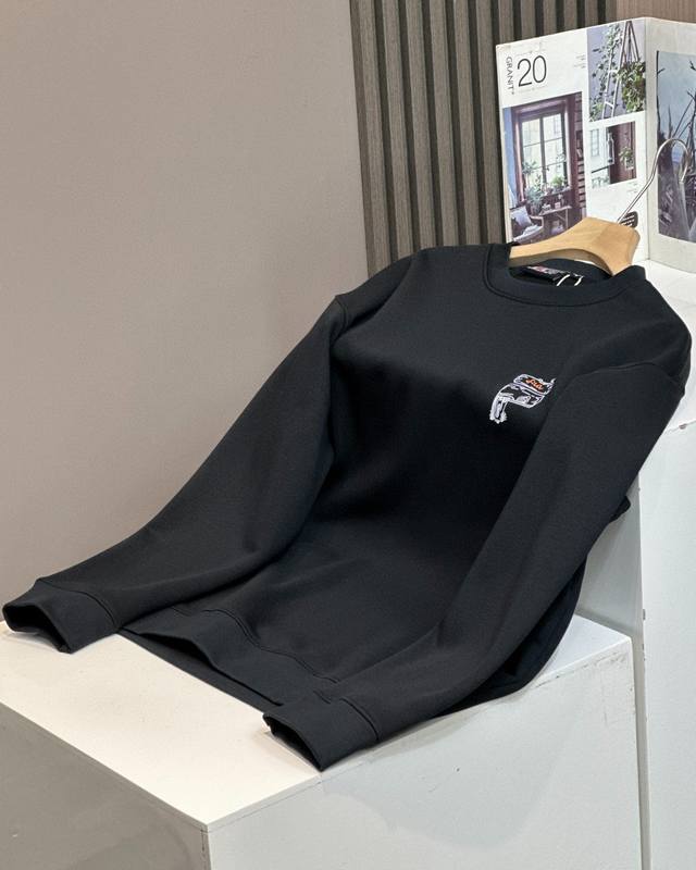 Fila斐乐彩色营地系列最新款套头银狐绒圆领卫衣休闲情侣款 顶级版本 尺码：S~Xl 颜色：黑色、白色 细节版本1:1复刻 重磅专柜最新款！走一波！绝对私房牛货