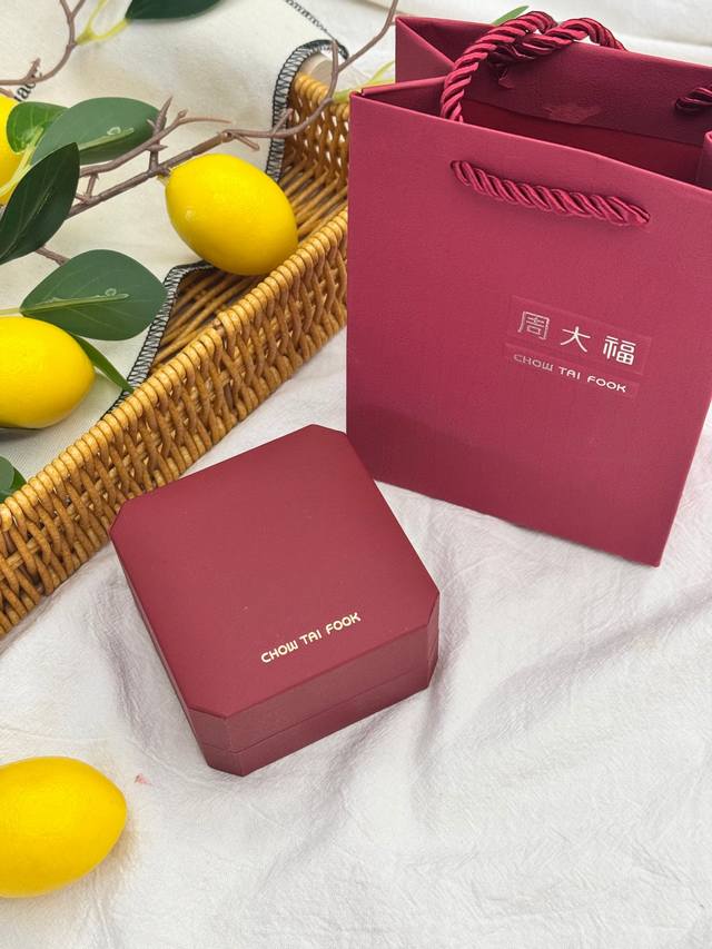 配全套包装！ 不是黄金买不起，沙金更有性价比 古法沙金蝴蝶手链 蝴蝶的寓意和象征意义非常丰富，它不仅是自然界中美丽的生物，更承载了深厚的文化内涵和美好祝愿~ “