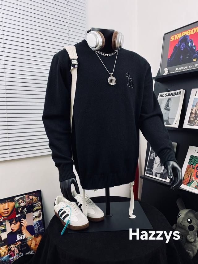 Hazzys哈吉斯保暖针织秋冬圆领毛衣 不得不推荐一款非常受欢迎的硬货！细腻柔软更有质感你需要这样一件超百搭的毛衣看品质无敌、做工精细 这款绝对值得购买版型超正