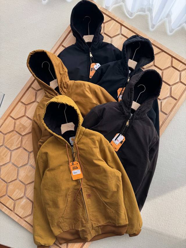 卡哈特工装棉服 水洗款和普通版，报单注意区别 Carhartt Wip重工水洗帆布连帽夹克J130工装外套加绒加厚棉衣男女款 外层采用帆布莱卡棉，耐磨耐造耐脏，