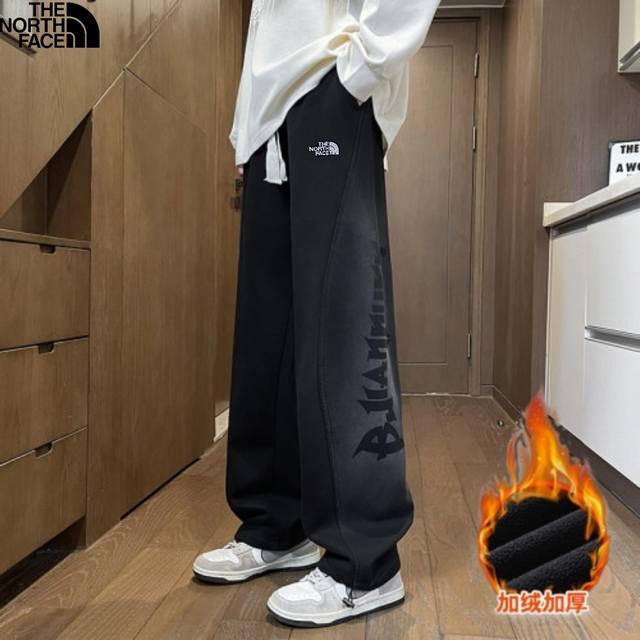 北面The North Face冬季新款，男女同款卡尔棉侧边字母印花加绒加厚百搭卫裤，男士休闲裤，直筒裤长裤！ 裤子版型宽松 细节完美 全棉针织磨毛面料耐磨耐脏