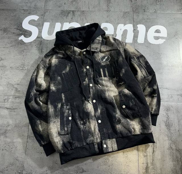 We11Done冬季新品 高密度多色复合编织情侣双色连帽加绒棉外套情侣款 面料采用纯棉编织材质 版型立体 硬挺 上身效果非常好 原版品质 随意搓洗不褪色不起球