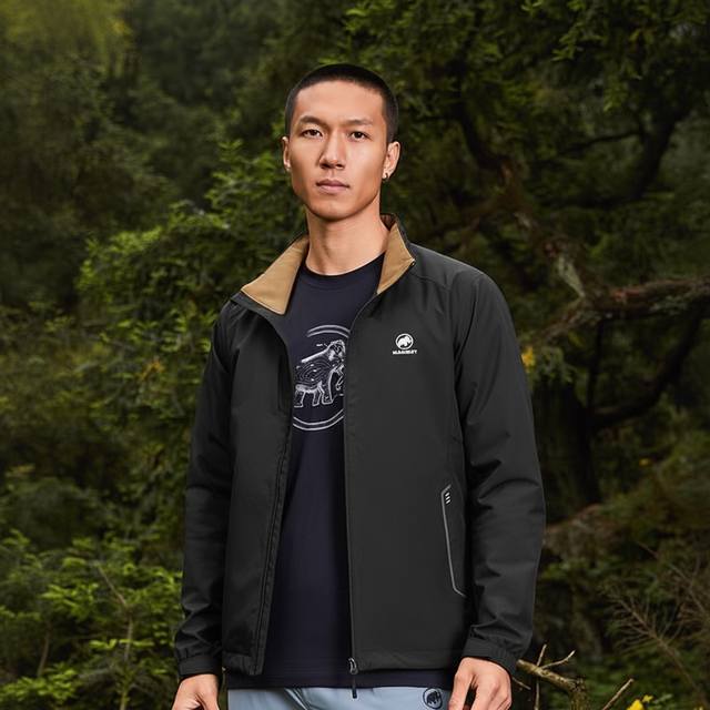 降价供 高端品质 Mammut猛犸象2025 外贸出口户外运动双面穿防风防水秋款立领外套 男女同款 本款衣服外表层采用荷叶仿生防水技术防水透气干爽 拉链门襟也采