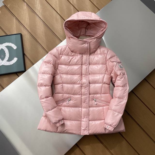 专柜还原顶级复刻版 只做原版Moncler蒙口Fw24女款Barante小蛮腰收腰防水阔型羽绒服 专柜原版购入 无原版不开发 收到货直接穿到柜子里对比 没有任何