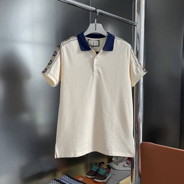 上新 纯原臻品 顶级原版复刻 Gucci 古驰 2025Ss经典款反光织带短袖polo衫T恤 原版面料高版本高品质 网红明星同款 定制织带 定制螺纹 所有辅料开