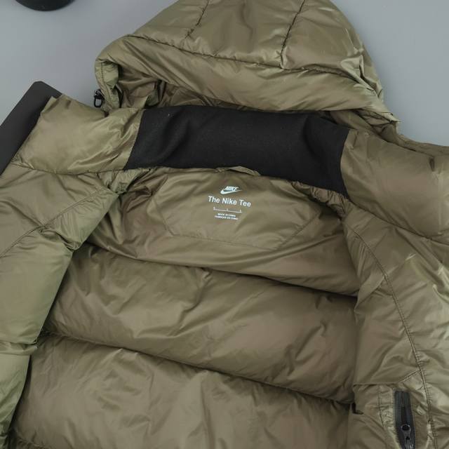 实拍细节图 Nike 90高蓬松连帽情侣款羽绒服