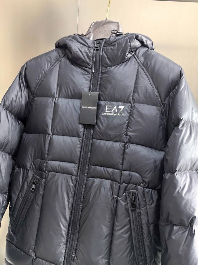 实拍细节图 阿玛尼 Armani 2025新款男士高端连帽90绒羽绒服