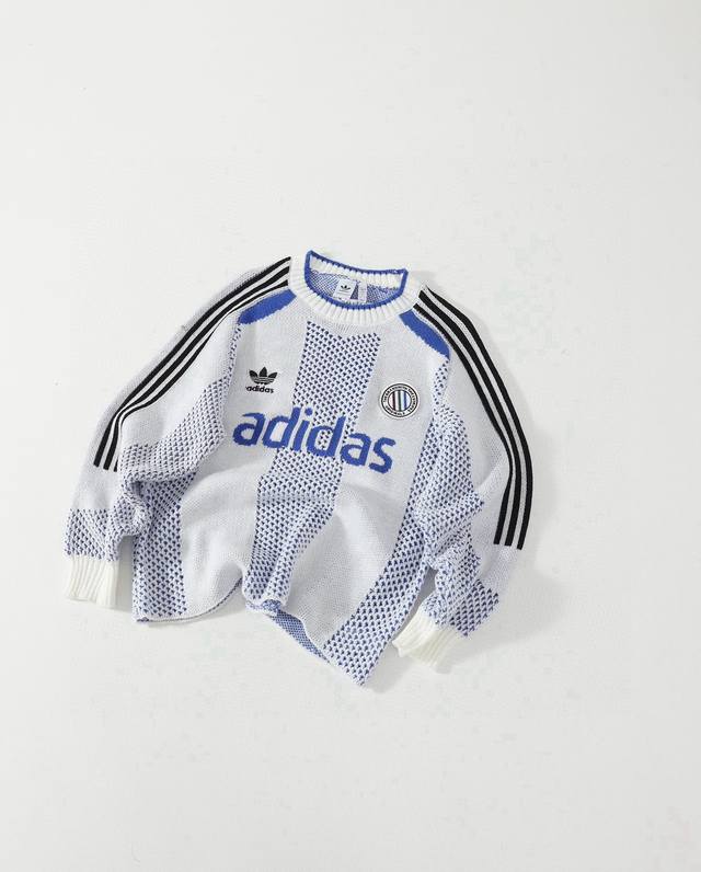 Ad三叶草球衣风格毛衣 定织定染纱线 多种织法细节 上身软糯 非常好搭配 全套辅料原版一致 单色入 宽松版型 S-Xl S胸围110 衣长67 M胸围114 衣