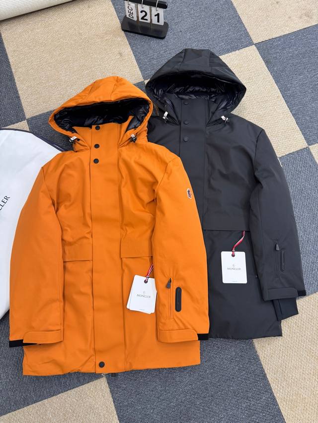 原单 蒙口男士连帽羽绒服外套！原单货 公司订单货源，正儿八经的高端货，采用Gore-Tex科技防风防水面料，内里90白鹅绒填充，充绒量230克 水洗标内带防伪码