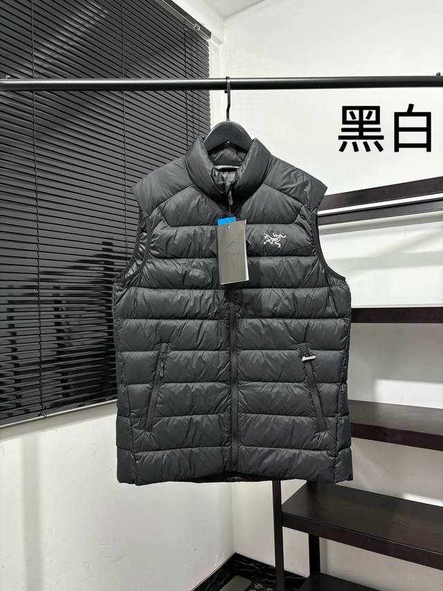 秋冬羽绒马甲！Arcteryx始祖鸟 纯色休闲拉链立领马甲男女同款，刺绣大鸟Logo标，让你穿上更有气质更出众 代工厂p出货！ 区别市场货！ 随意对比！ 不是垃