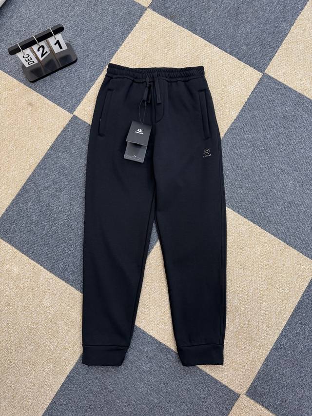 凯乐石加绒软壳长裤，户外与城市的全能只选，堪称“运动与保暖的黄金搭档”。立体裁剪专为运动设计，跑跳蹲起无束缚；内里复合薄绒像“隐形暖层”，锁温不臃肿，深秋户外也