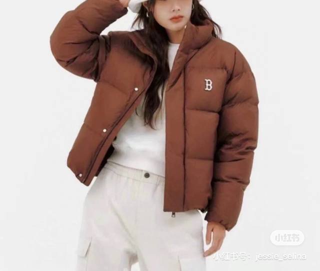 顶级复刻 Mlb纽约洋基队23Fw韩国专柜款小标字母情侣立领羽绒服 内里顶级鸭绒填充，蓬松饱满，双层防绒内胆不跑绒，定制全套五金配件，1:1还原，三标齐全，蓬松