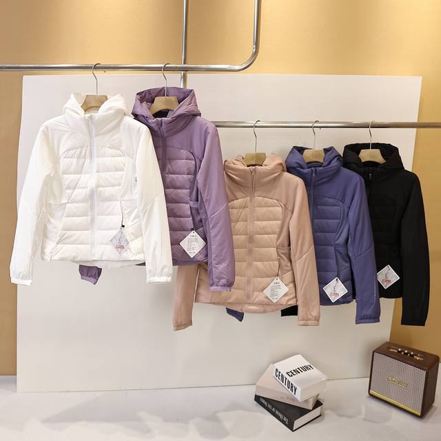 现货足 可以推！！包售后。 Lululemon Down For It All Jacket 女保暖轻便羽绒服 显瘦修身运动外套 没有贴品牌标，安心上架！ 颜色