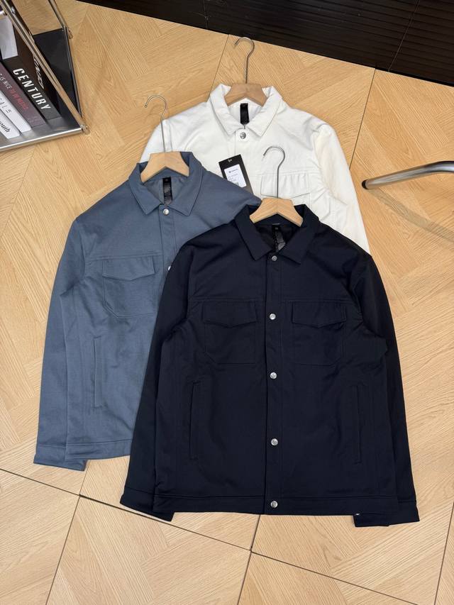 供 颜色：米色 蓝色 黑色 尺码：M到Xxl Lululemon露露乐蒙 Twill Utility纯色拒水舒展系扣翻衬衫式翻领夹克 男款 线上1000+ 工装