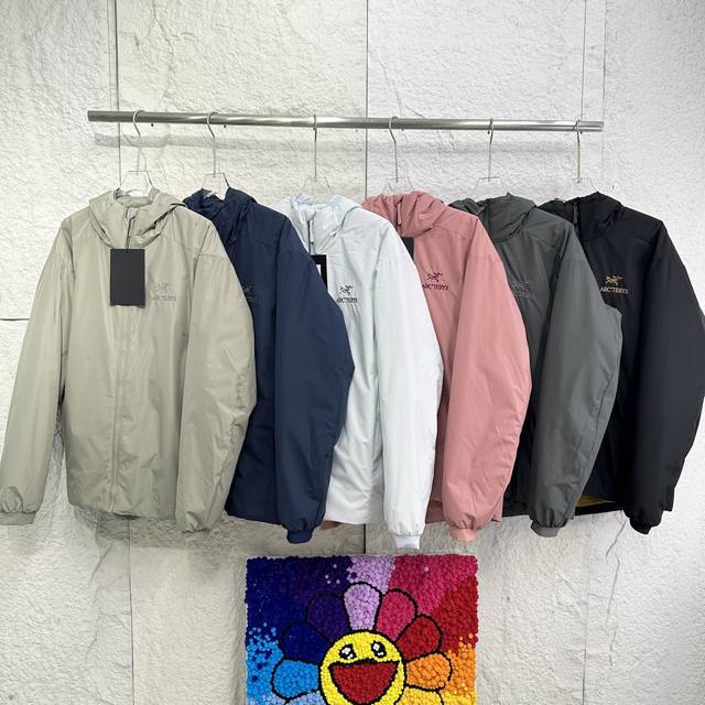 刺绣款 Arcteryx Atom 始祖鸟 阿童木Ar Hoody 情侣同款防风保暖纯色休闲运动连帽棉服外套 Atom Ar Hoody作为鸟家棉服系列的代表做