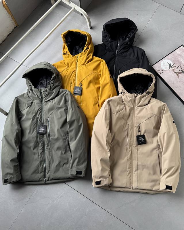 可隆25冬季新款户外情侣款棉衣，多色解锁全天候型风格！ 厌倦了千篇一律的户外装备？这款机能棉衣以多元色彩与硬核性能，重新定义户外穿搭美学。 卡其色，如大地般低调