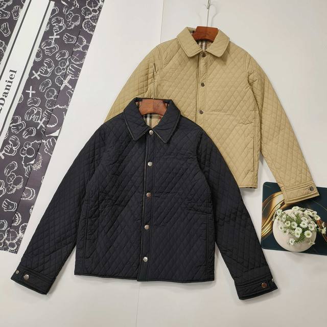 尺码S-Xl可两面穿 巴宝莉 Burberry爆款来袭两面穿经典棉服 Ss官网新款， 精美工艺 高端版本，专柜定制面料 透气舒适度高，精工制作，细节处理完美无可