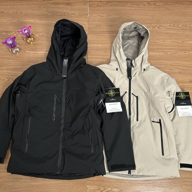 供 Stone Island 石头岛压胶拉链户外机能羽绒棉服 实拍品质 放心入手 面料采用高品质科技图层防风防雨设计 防寒升级 高密度面料 加棉加厚 更加保暖