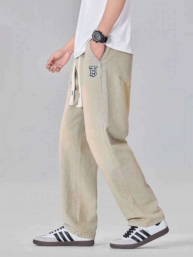 Burberry 巴宝莉Tb 海外版美式高街简约风渐变水洗直筒牛仔裤休闲裤长裤，男女同款。 每件裤型采用渐变水洗工艺，让整件裤子色彩更有层次感，个性前卫，插兜处