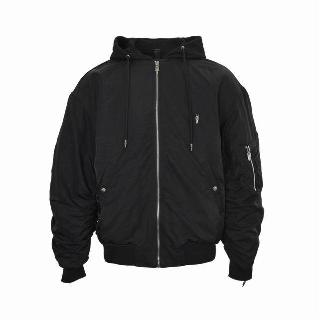 Chrome Hearts 克罗心25Fw重工刺绣五金棉服 采用订色订染面料，手感舒适 进口面料进行制作，厚度加厚，有垂感又有轮廓型，上身就是一个舒适！！对微胖