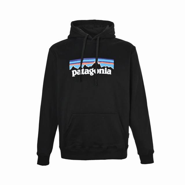 patagonia 巴塔哥尼亚 p-6 Logo字母连帽加绒卫衣 男女同款 面料方面：精选300G高支棉混纺材质，亲肤柔软，兼顾透气与保暖性能，适合春秋日常穿着