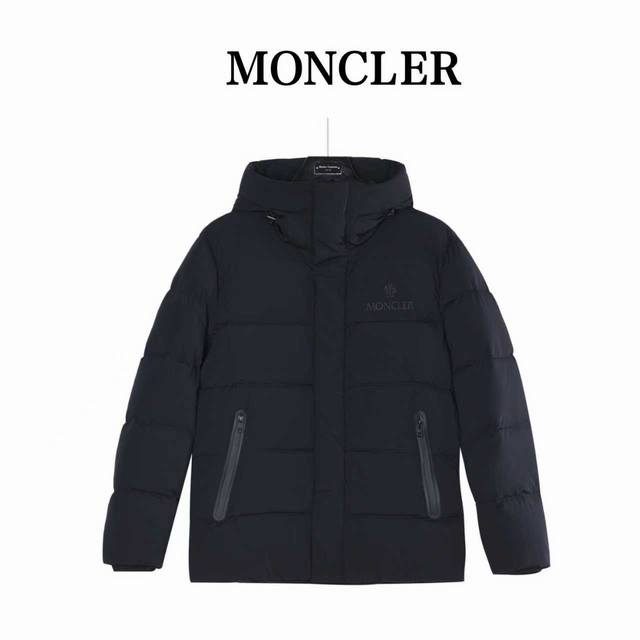 Moncle 蒙口 25Fw胸前字母连帽羽绒服 采用新国标90白鸭绒填充，顶级版本，区分市面通货，领口采用门扣设计，可调节，男女同款全新美学灵感趣味设计,渠道性
