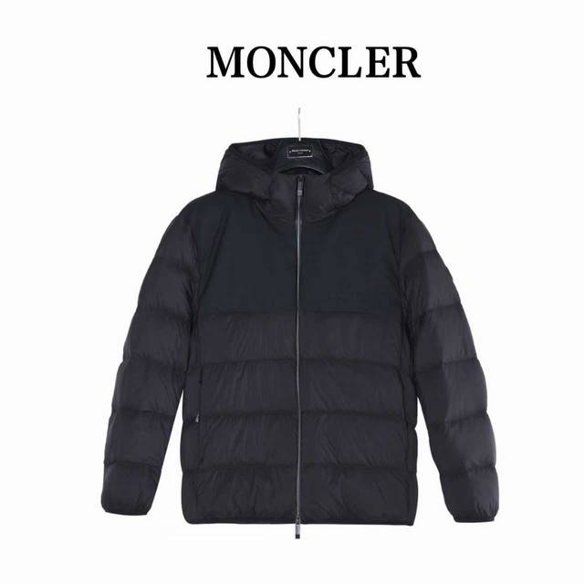 Moncle 蒙口 25Fw拼接连帽羽绒服 采用新国标90白鸭绒填充，顶级版本，区分市面通货，领口采用门扣设计，可调节，男女同款全新美学灵感趣味设计,渠道性质精