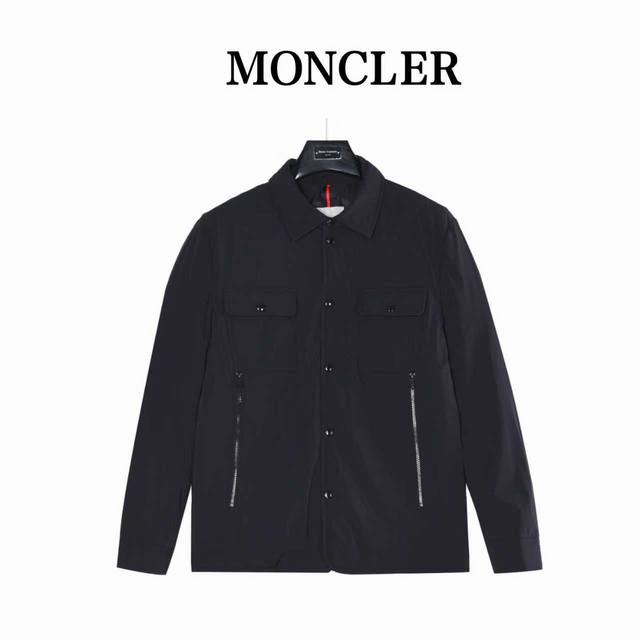 Moncler 蒙口 25Fw胸前翻盖口袋翻领薄绒外套 采用新国标90白鸭绒填充，顶级版本，区分市面通货，男女同款全新美学灵感趣味设计,渠道性质精品。让整体造型