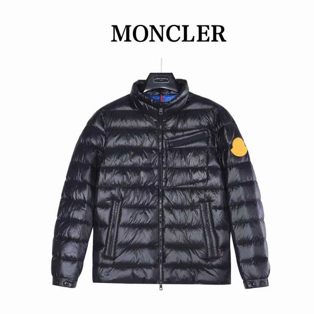 Moncler 蒙口 25Fw胸口斜拉链限定黄标羽绒服 采用新国标90白鸭绒填充，顶级版本，区分市面通货，男女同款全新美学灵感趣味设计,渠道性质精品。让整体造型