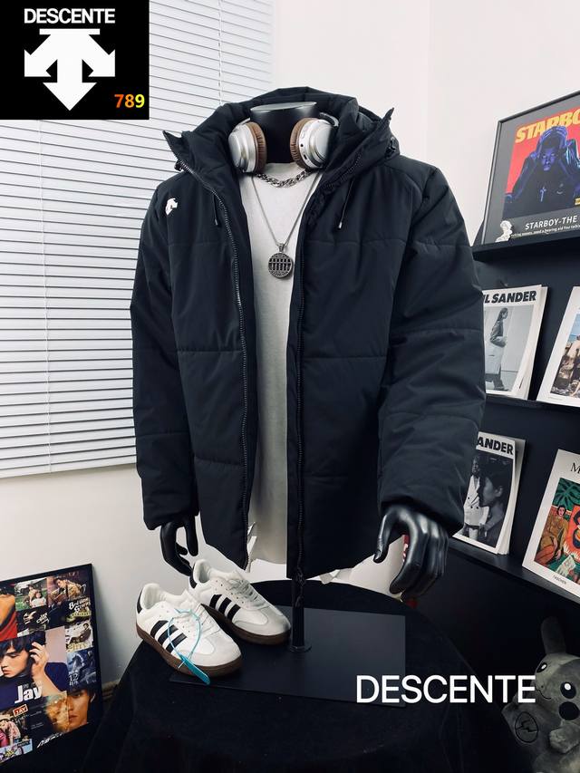 Descente迪桑特户外运动限定重工连帽羽绒棉服 大爆款 一件过冬超厚实 男女同款 爆款上线 简直好看到爆了 版型绝佳超极好看 必入强烈种草款 小红流量爆款