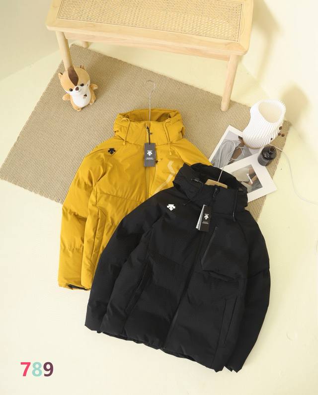 Descente -迪桑特 最高版本黑科技石墨烯发热加厚棉衣，彭于晏海报同款！ Active运动版型剪裁， 以城市户外通勒所需为一体的设计打造 以充分体现基本时