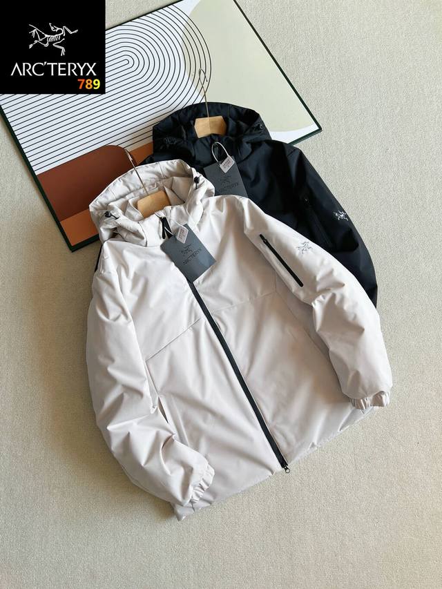 Arcteryx始祖鸟 Liatris Gore-Tex 防风防水透气保暖宽松羽绒棉服 版型超级正 上身效果极佳 挺阔有质感，户外功能防水级别 ，细节图均为实拍