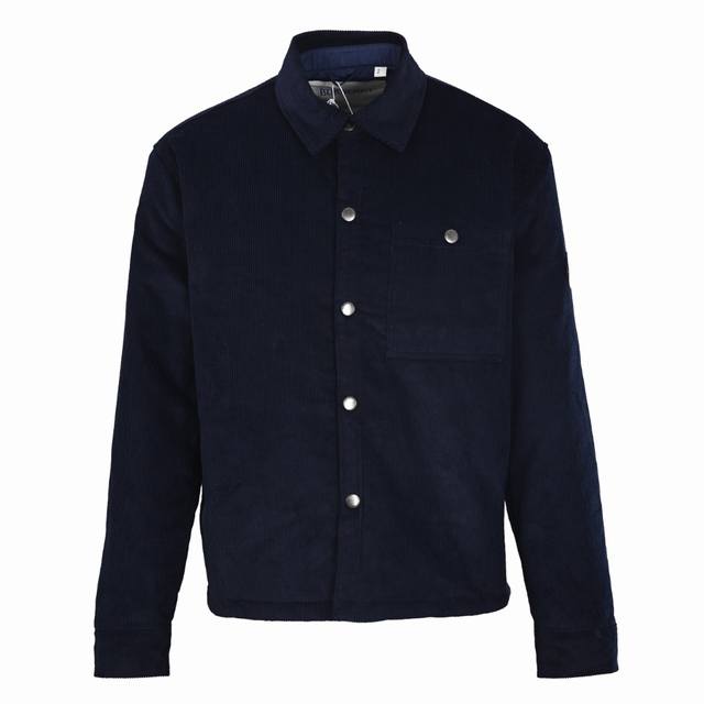 Burberry巴宝莉Bbr战马皮章灯芯绒棉服外套 原版14900专柜购入，纯棉单色纱线定染，对版制作新款灯芯绒面料。双层里布间棉工艺，轻薄且保暖。章仔为真皮材