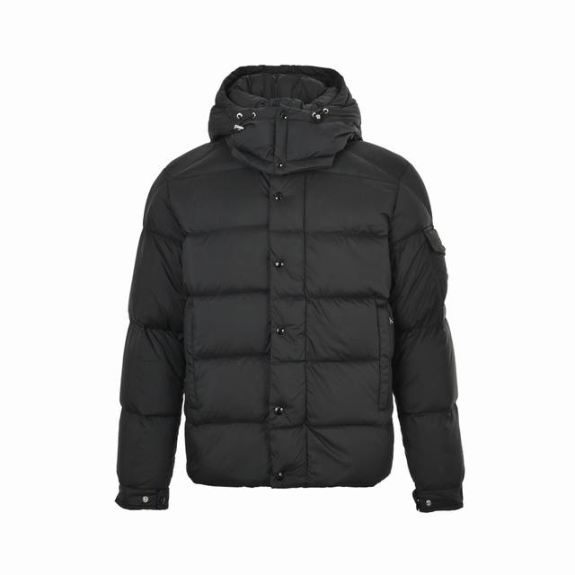 90绒版本 Moncler 蒙口 哑光雾面玛雅连帽羽绒服 超温柔！哑光尼龙面料＋高品质90白鸭绒，保暖力满 分■。连帽可拆卸，袖口防风设计，细节控必入！ 男女同