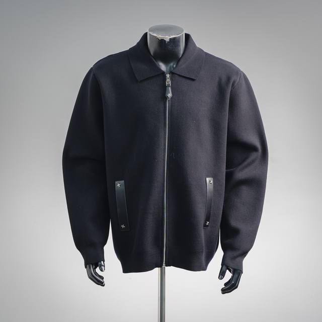 Louis Vuitton 路易威登24Ss皮革针织羊毛拉链外套 面料：采用美丽奴羊毛面料 该款毛料带羊毛成份78%，是一款超高羊毛成份的一款毛纱。织机成品中带