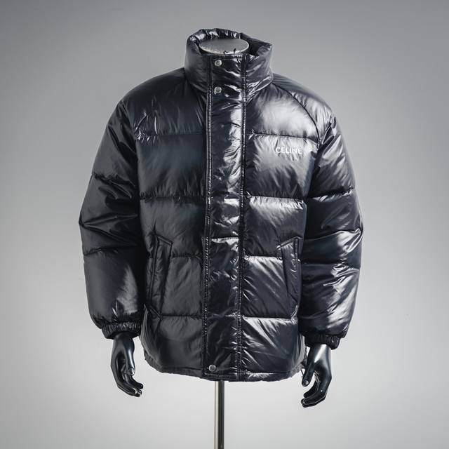 Celine赛琳Ce 23Fw 后背大字母Logo 印花中长款羽绒服外套 明星同款：黑色巧克力哑光高奢百搭王来了 这个冬天最最最值得入手的一款 抗寒：零下20-