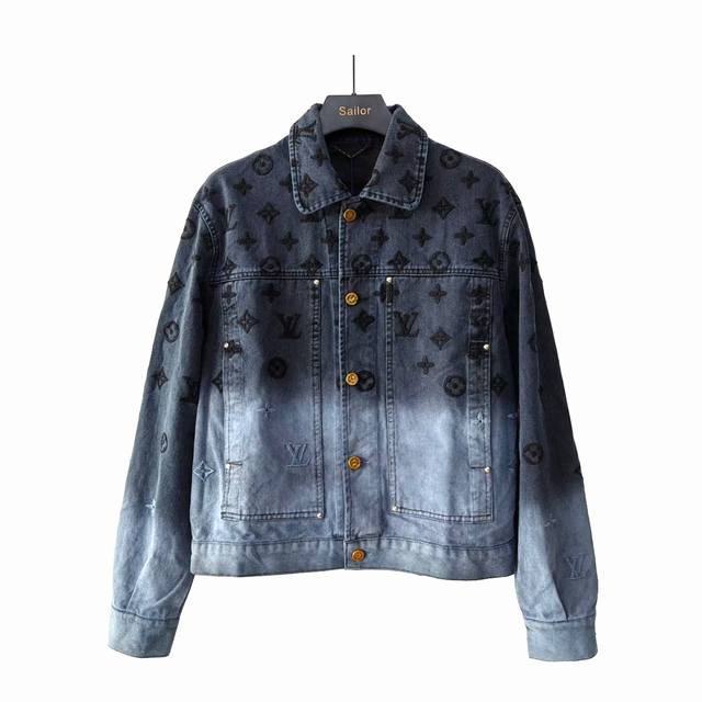 实拍细节图+尺码表 Louis Vuitton 路易威登 渐变极光蓝提花刺绣水洗夹克牛仔 选用定制扎染渐变面料，100%棉，本款牛仔束腰夹克依托渐变扎染工艺，展
