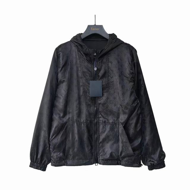 实拍细节图+尺码表 顶级版本 区别通货 Lv路易威登Fw23 满印双面穿防风长袖夹克外套冲锋衣男女同款 Louis Vuitton 暗纹提花双面穿夹克冲锋衣外套