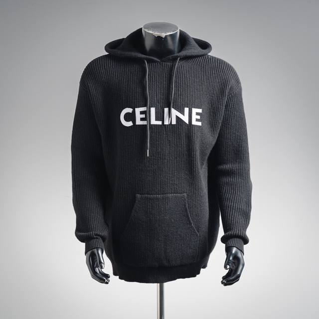Celine 赛琳 Ce 25Fw 贴布连帽毛衣 原版12,500购入开发，面料采用最接近原版的75羊毛25安哥拉兔毛，采用定制膨体混纺羊毛绒，上身舒适柔软，克