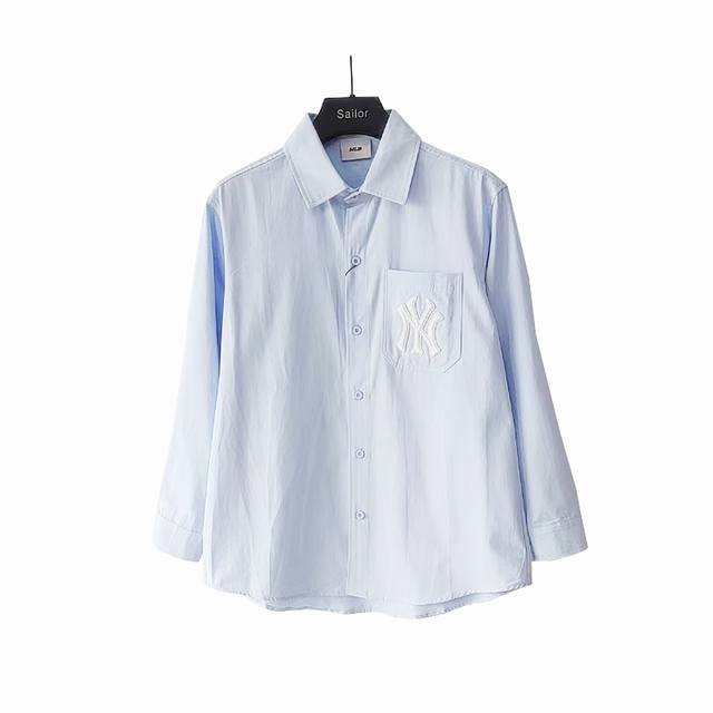 实拍细节图+尺码表 Mlb 24Ss梭织大Logo老花衬衣 男女同款，前面大标采用万针刺绣，后背标志性大Logo很有设计感，日常通勤随便穿搭都很Nice，面料轻