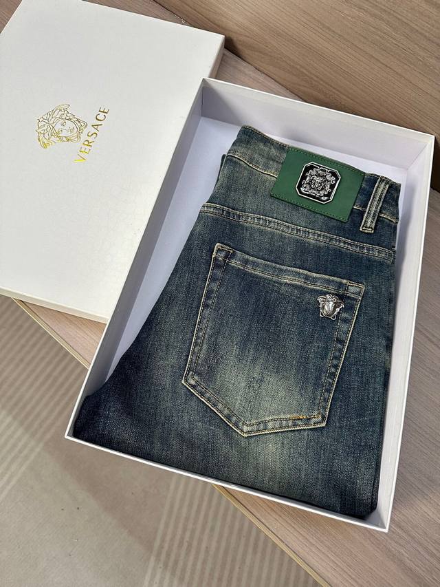 Var 范大师家25Ss夏季新款牛仔裤，面料超级柔软舒适 小直筒版型，上身修长，万能搭配款 码数：29，30，31，32，33，34，36，38，