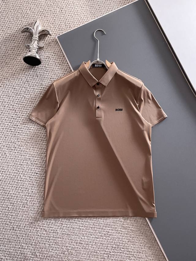 Boss 高端货商务 白领 单位人士必入单品！ 无痕休闲商务翻领短袖，科技面料，冰丝无痕，体感非常棒，手感顺滑质感很棒！弹性好，无任何束缚感，面料自带透气网孔，