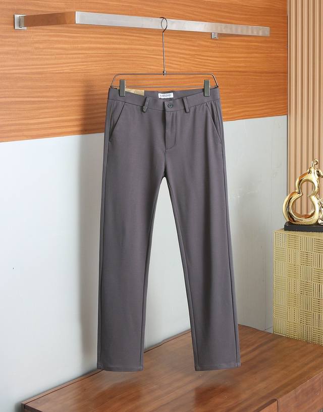 巴宝莉2025Ss秋冬新品 原单男士西装休闲裤 每季必出的类型，无需质疑的热卖王牌单品，符合四季最佳的搭配色号 整体的风格延续了Slp的基调，通体融入了多种工艺